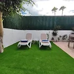 Con Jardin Privado Junto Al Yumbo 普拉亚戴尔雷安格莱斯