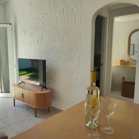 Con Jardin Privado Junto Al Yumbo Appartement