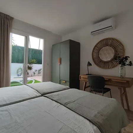 Con Jardin Privado Junto Al Yumbo Апартаменти