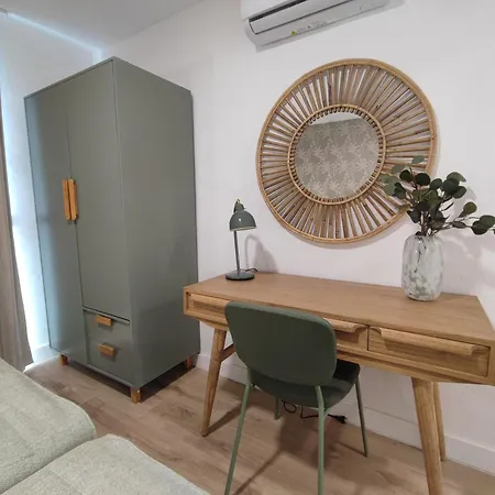 Con Jardin Privado Junto Al Yumbo 公寓