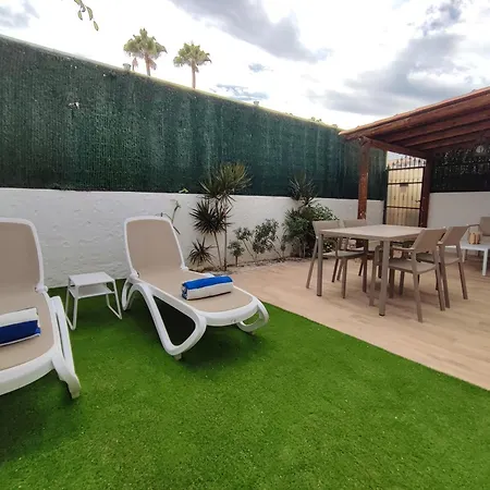 Con Jardín Privado Junto Al Yumbo * Playa del Inglés