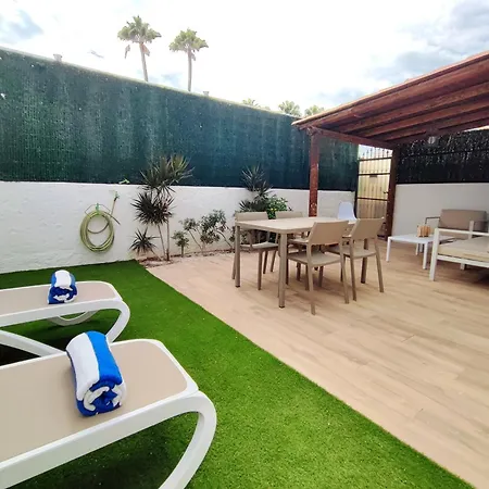 Con Jardin Privado Junto Al Yumbo Appartement