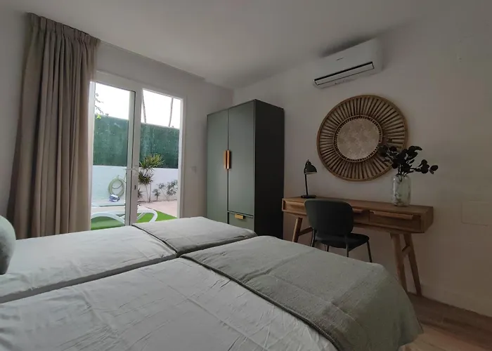 Con Jardin Privado Junto Al Yumbo Appartement