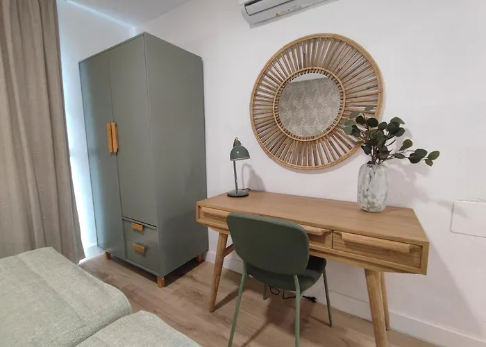 Con Jardin Privado Junto Al Yumbo Appartement