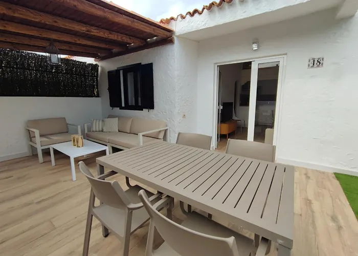 Con Jardin Privado Junto Al Yumbo Appartement *