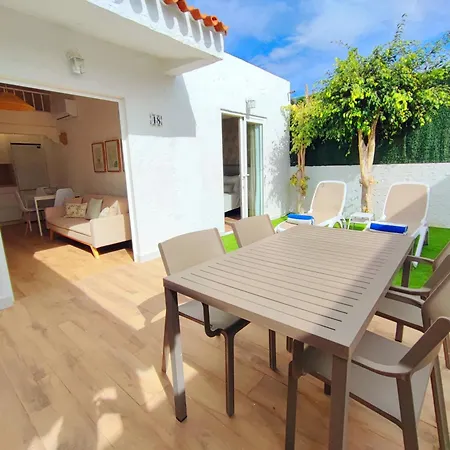Con Jardin Privado Junto Al Yumbo Appartement *