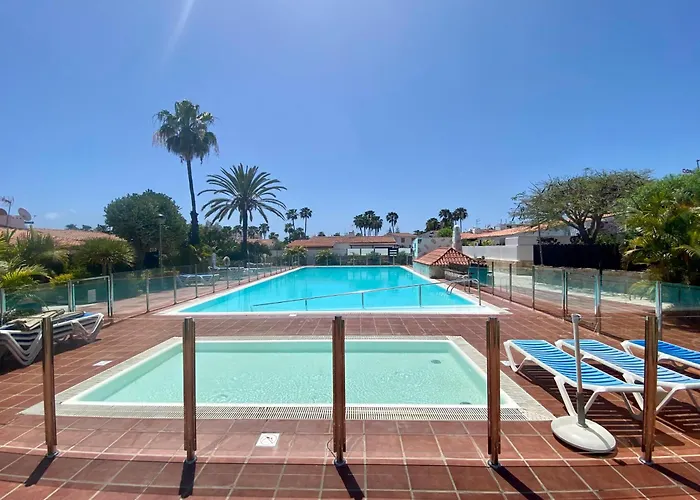 Con Jardin Privado Junto Al Yumbo * Playa del Inglés