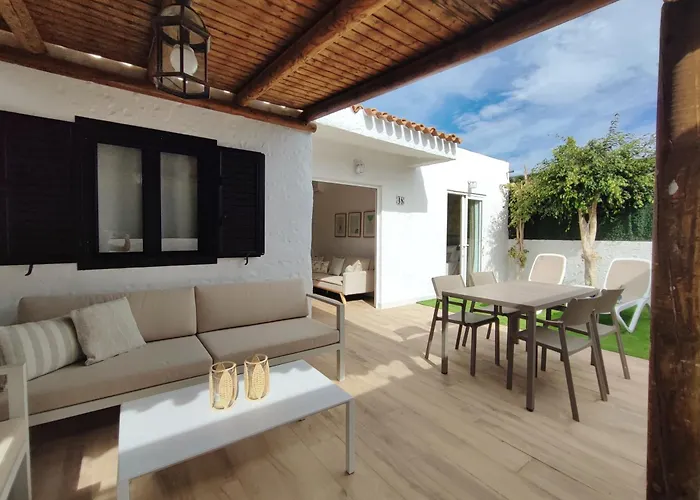 Con Jardin Privado Junto Al Yumbo * Playa del Inglés