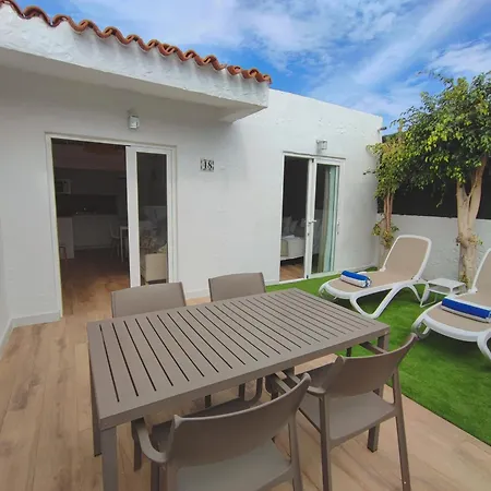 Lägenhet Con Jardin Privado Junto Al Yumbo *